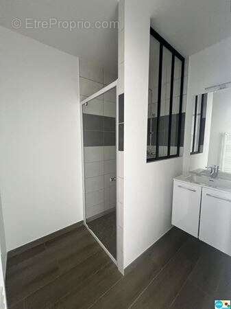 Maison à MONTREUIL-LE-GAST