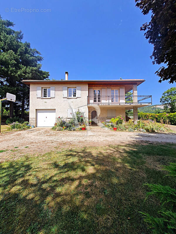 Maison à SAINT-GERMAIN-LAPRADE