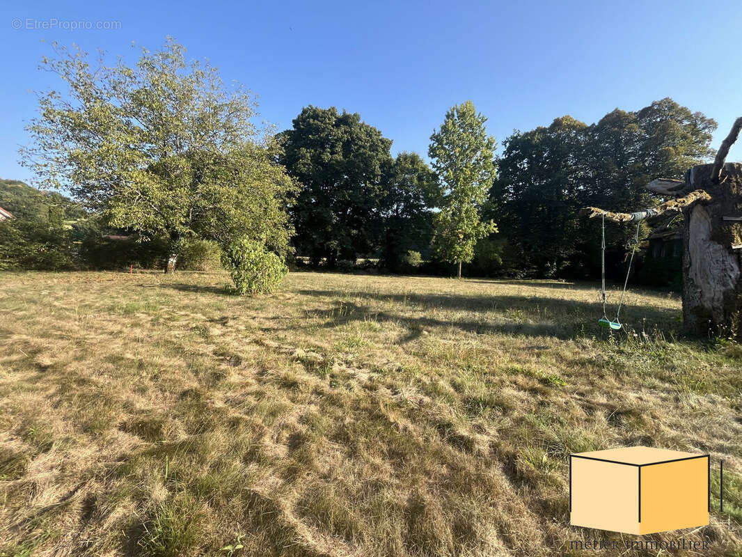 Terrain à CHAZEY-BONS