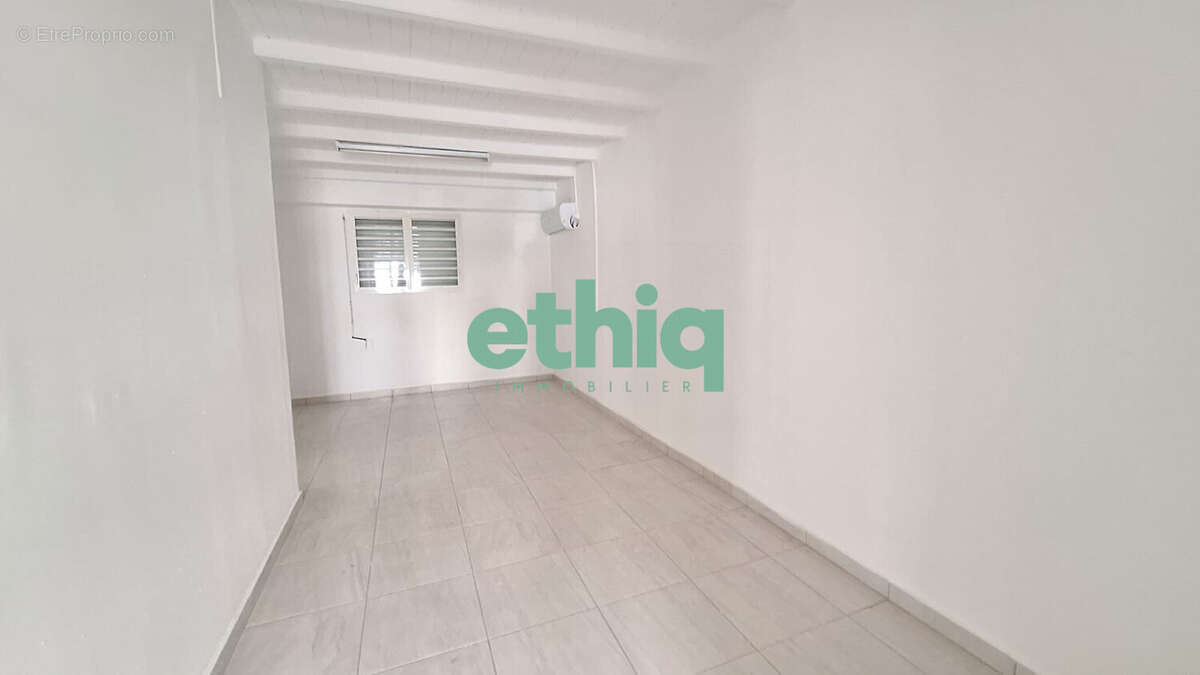 Maison à CAPESTERRE-BELLE-EAU