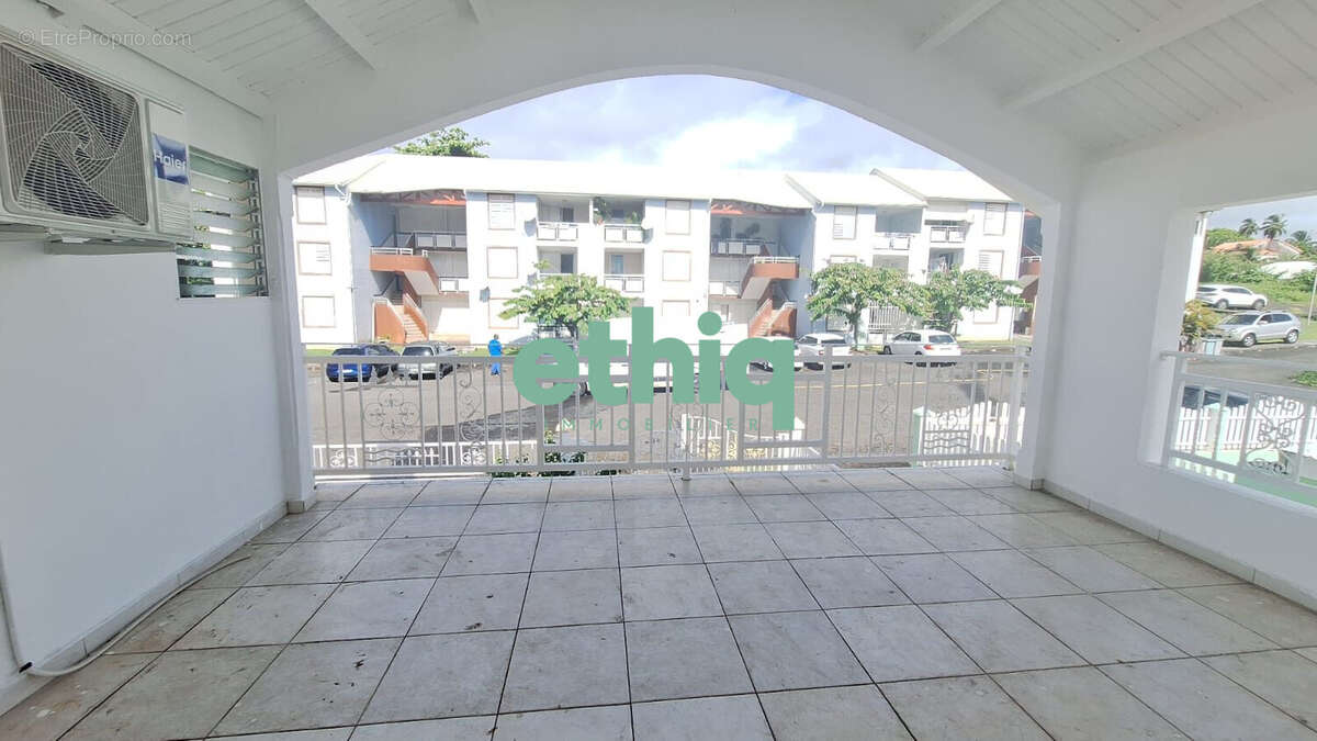 Maison à CAPESTERRE-BELLE-EAU