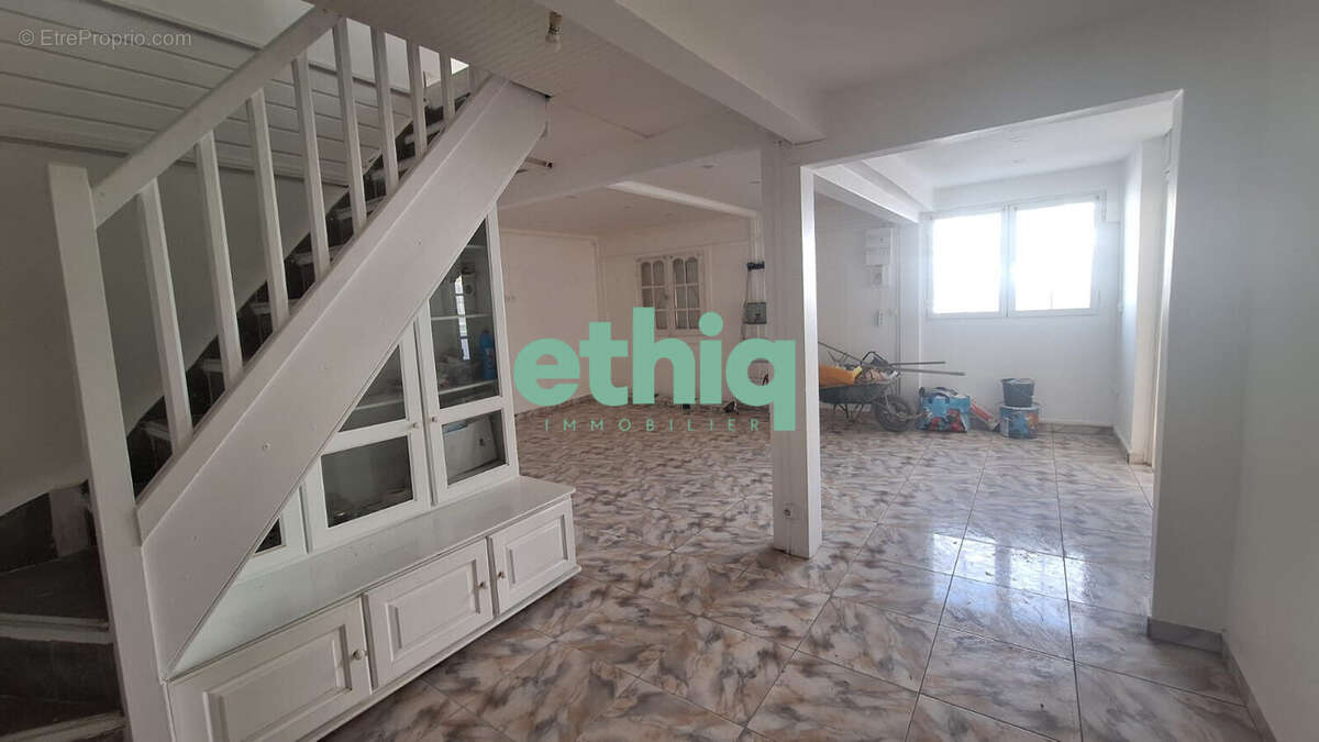 Maison à CAPESTERRE-BELLE-EAU