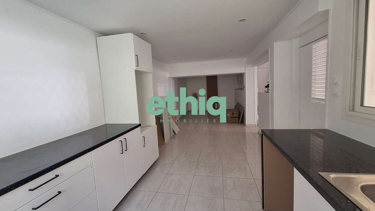 Maison à CAPESTERRE-BELLE-EAU