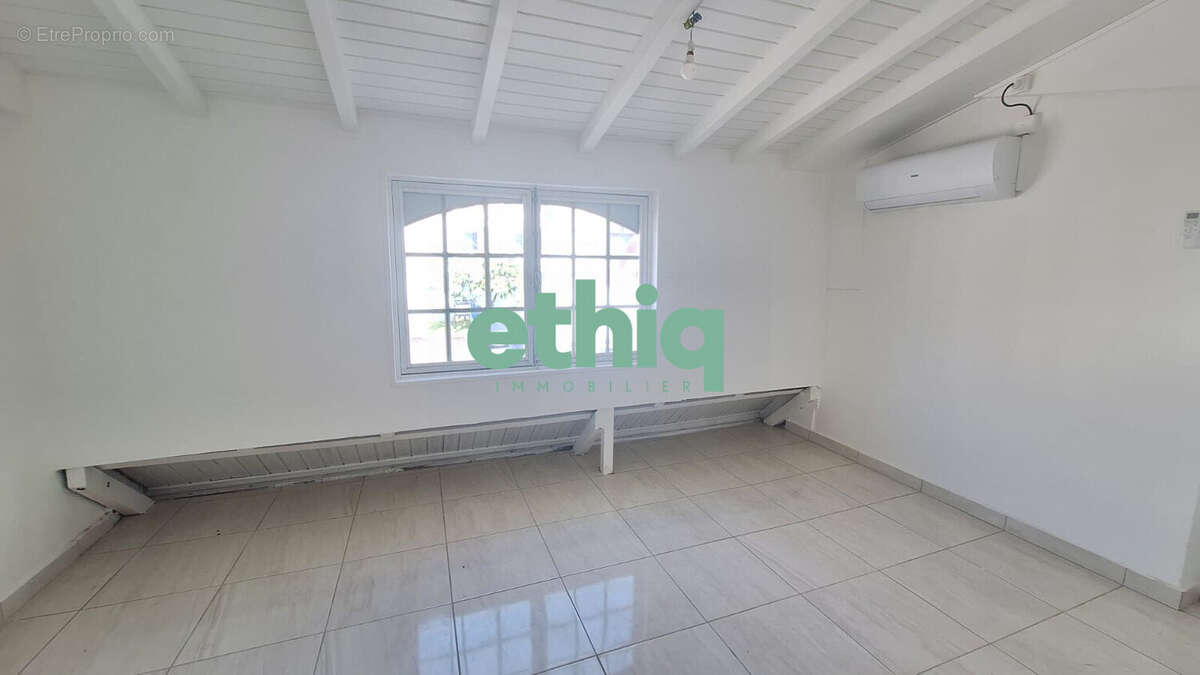 Maison à CAPESTERRE-BELLE-EAU