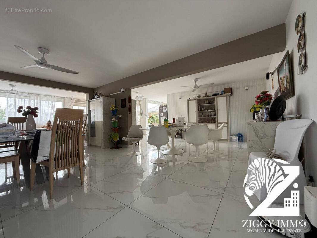 Maison à LES ABYMES