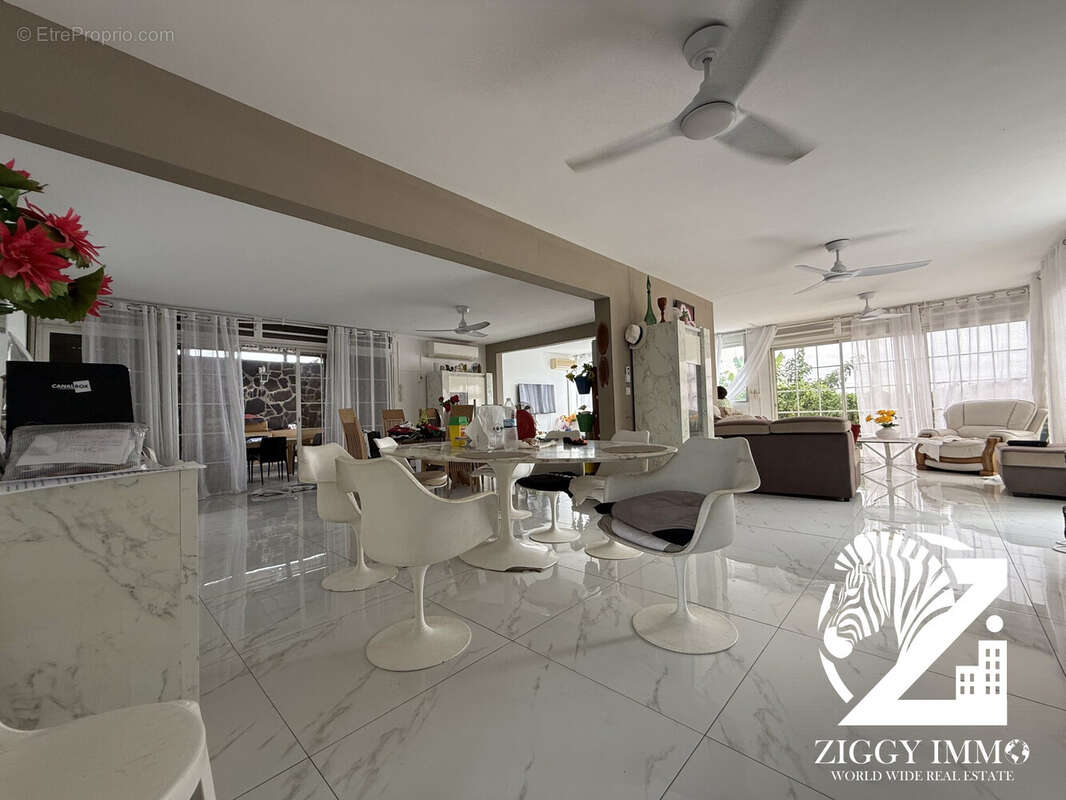 Maison à LES ABYMES