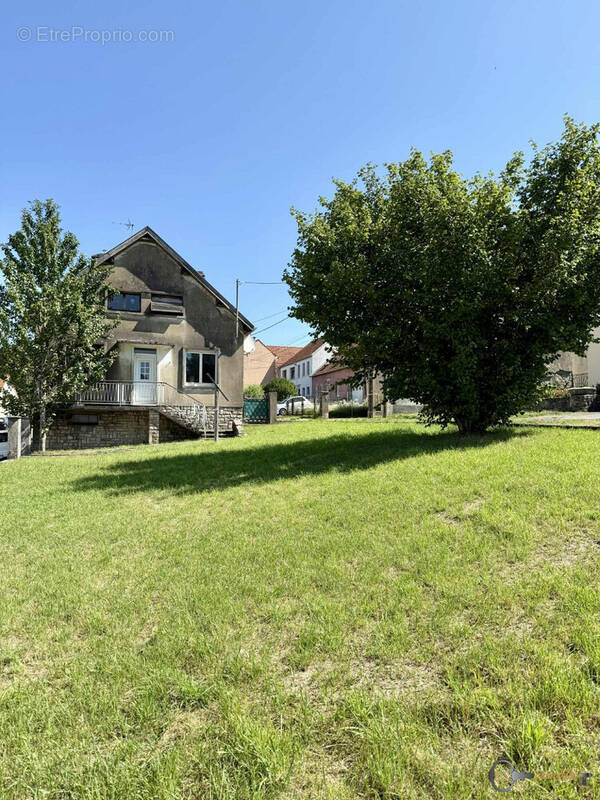 Maison à WOELFLING-LES-SARREGUEMINES