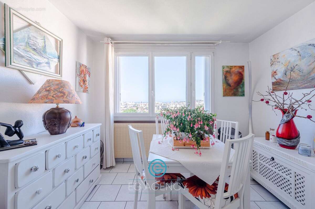 Appartement à MARSEILLE-10E