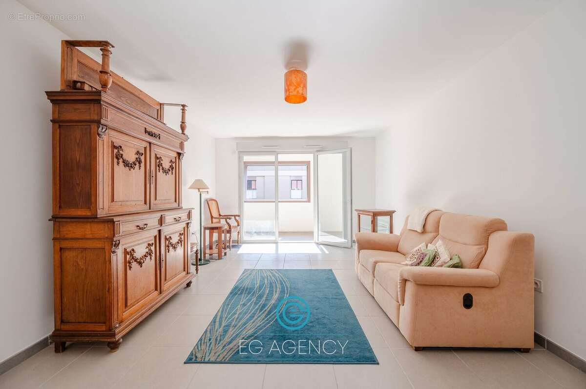Appartement à MARSEILLE-2E