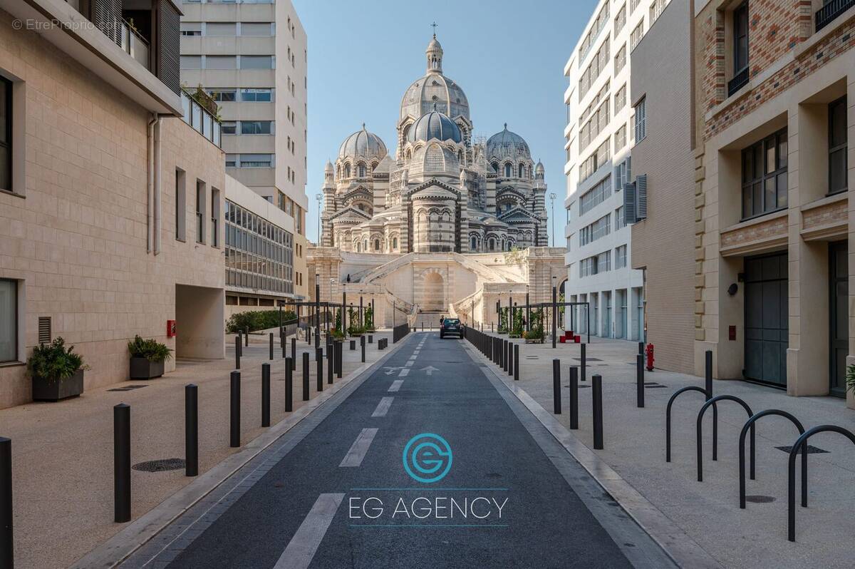 Appartement à MARSEILLE-2E