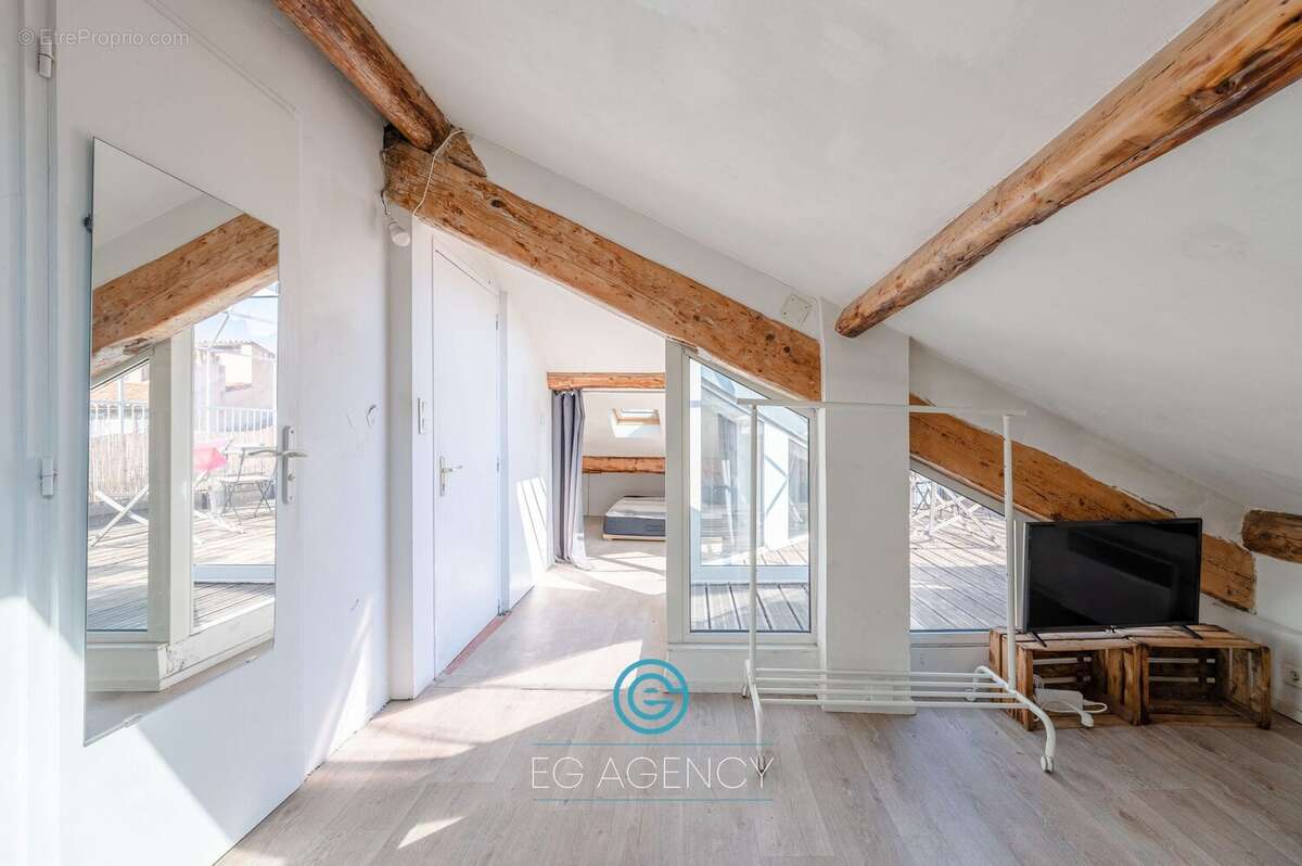 Appartement à MARSEILLE-6E