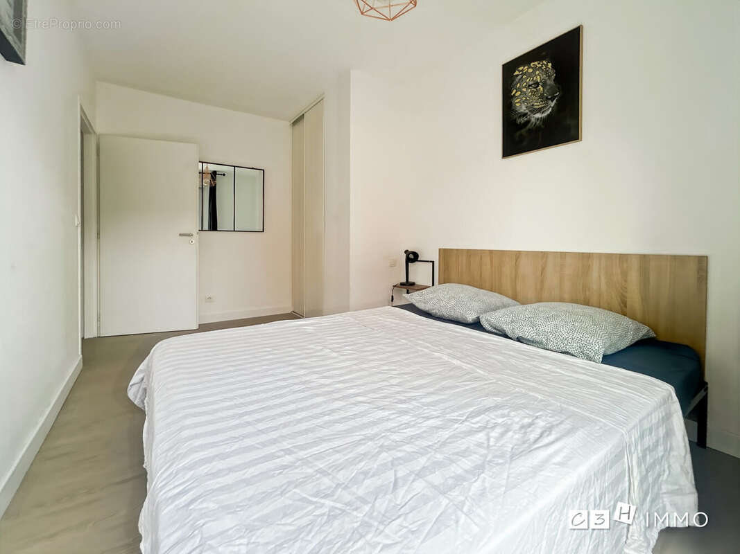 Appartement à LACROIX-FALGARDE