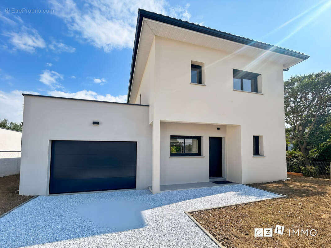 Maison à SAINT-HILAIRE