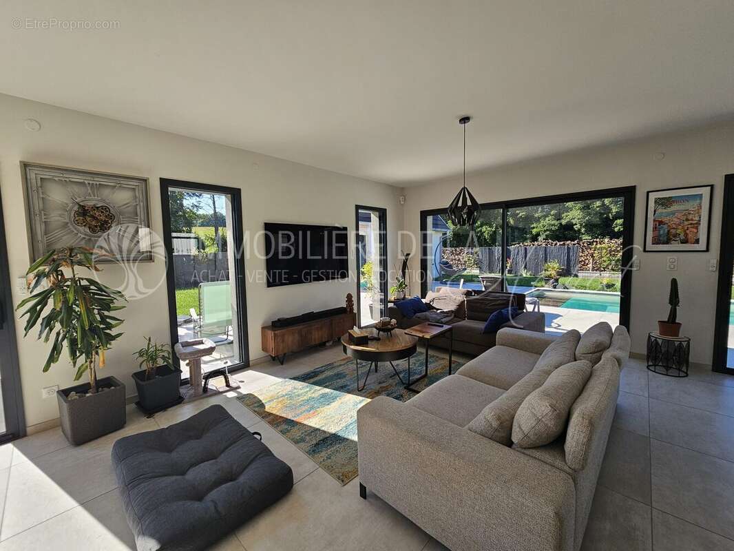 Maison à STEINBRUNN-LE-HAUT