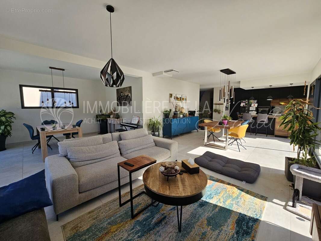 Maison à STEINBRUNN-LE-HAUT