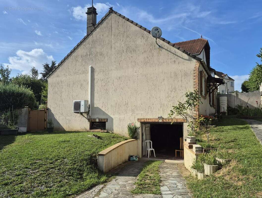 Maison à GOUSSAINVILLE