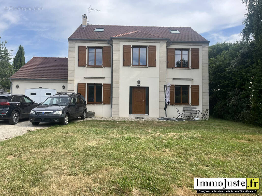 Maison à LE PERRAY-EN-YVELINES