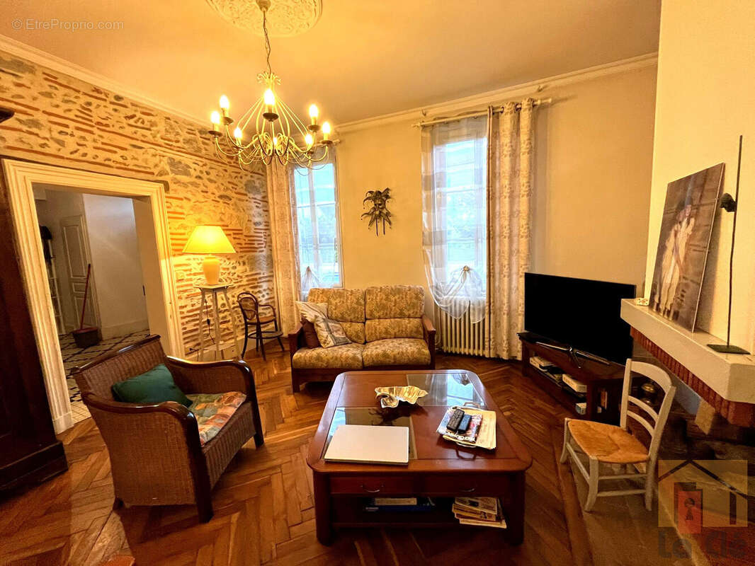 Maison à COLAYRAC-SAINT-CIRQ