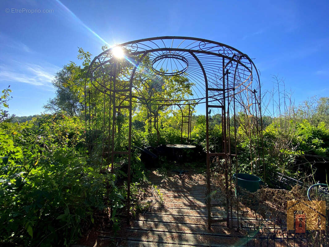 Maison à COLAYRAC-SAINT-CIRQ