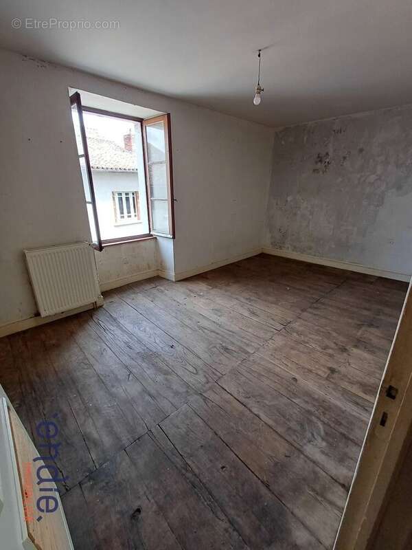 Maison à PRESSIGNAC