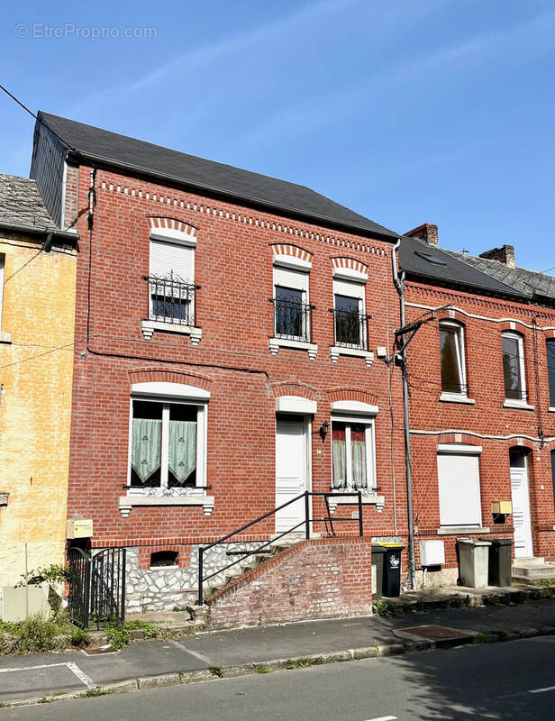 Maison à RECQUIGNIES