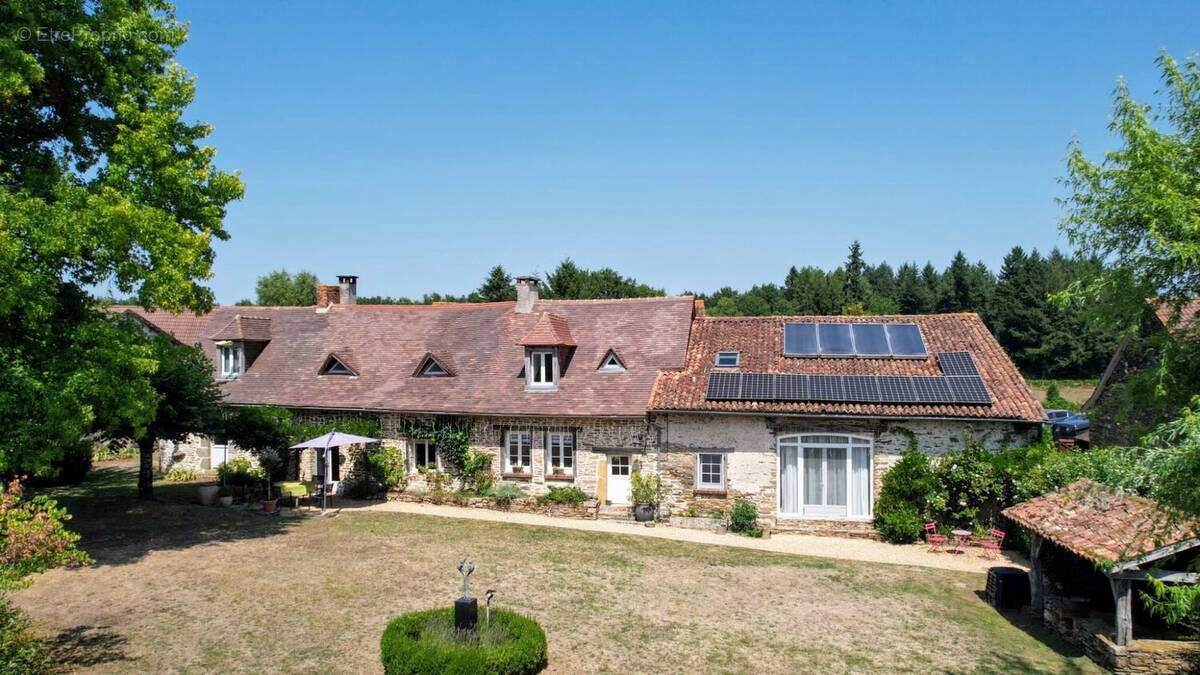 Maison à SAINT-SAUD-LACOUSSIERE