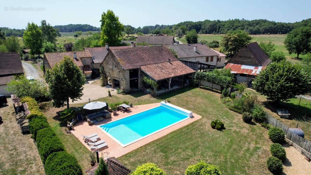 Maison à SAINT-SAUD-LACOUSSIERE