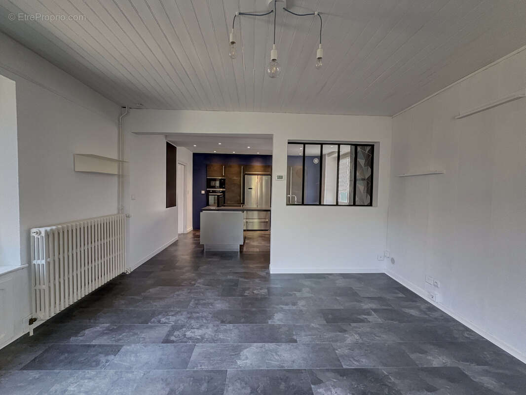 Maison à PONT-DE-ROIDE