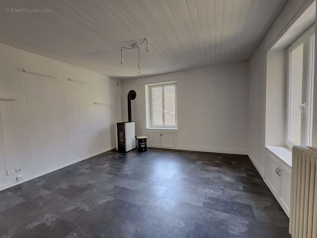 Maison à PONT-DE-ROIDE