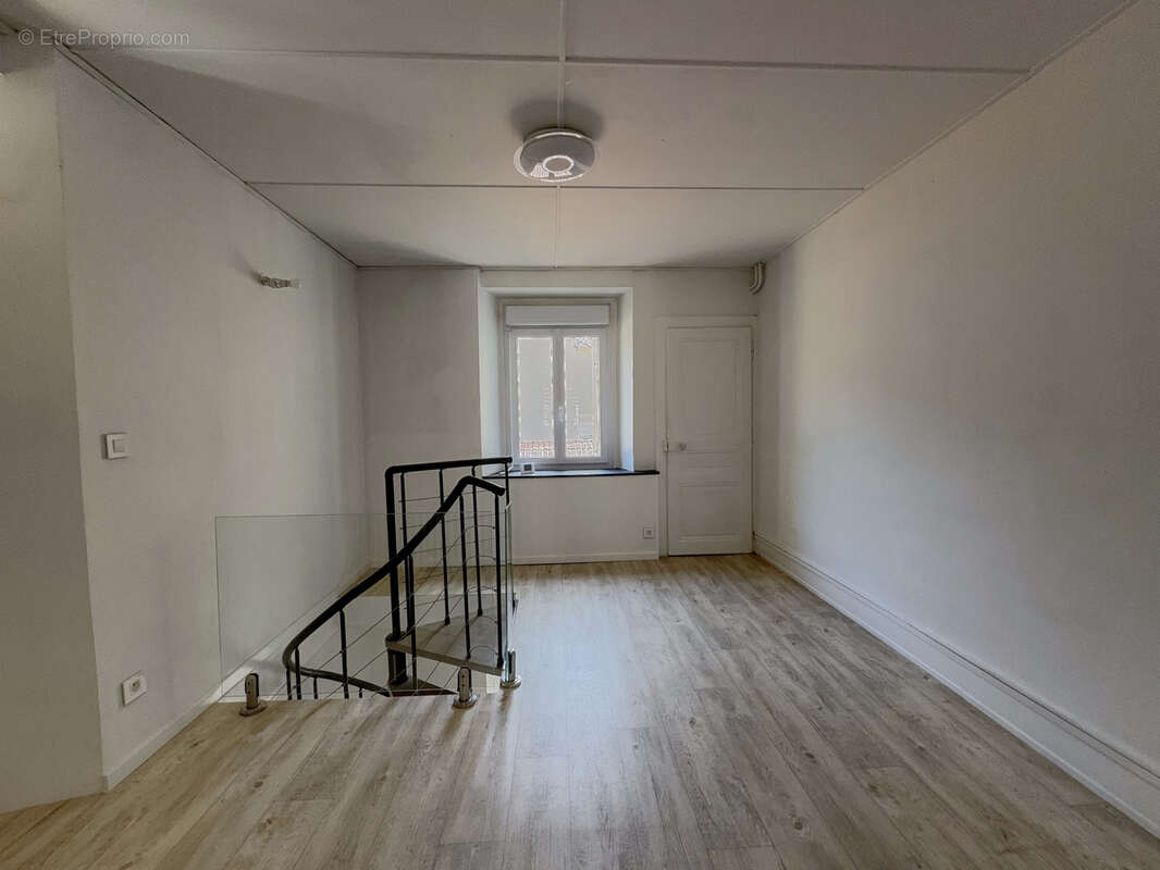 Maison à PONT-DE-ROIDE