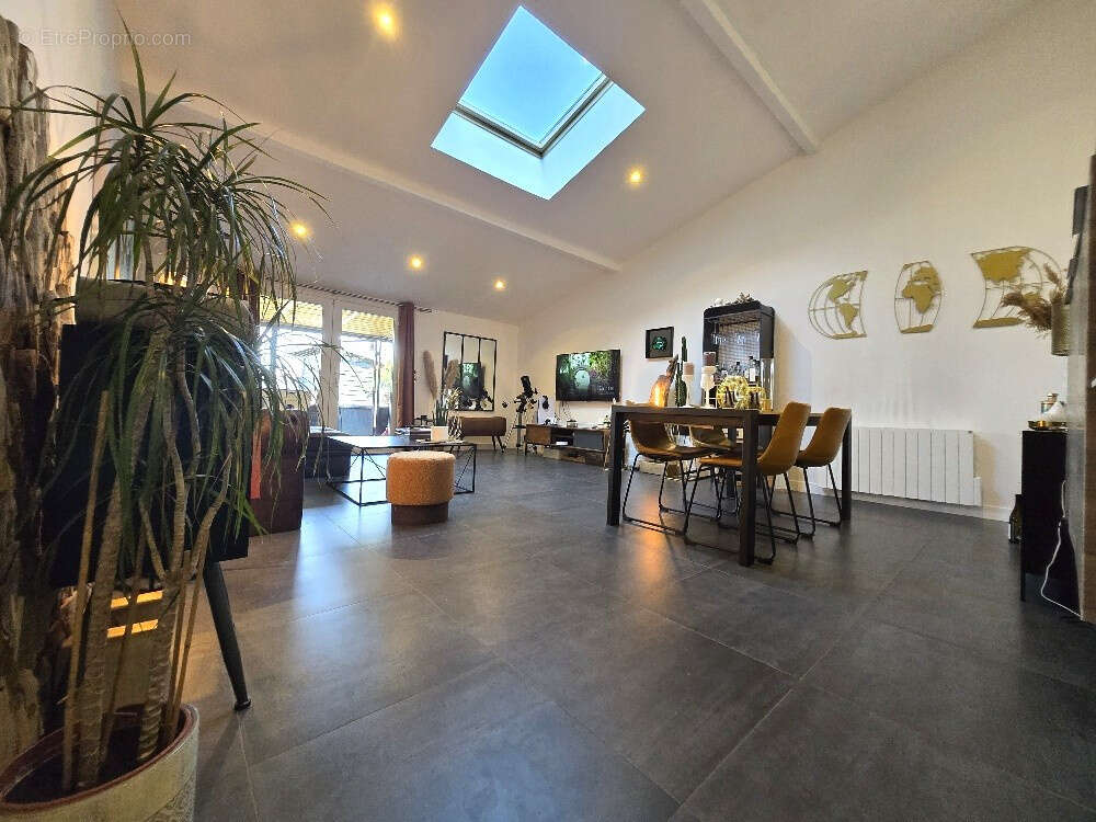 Appartement à BRINDAS