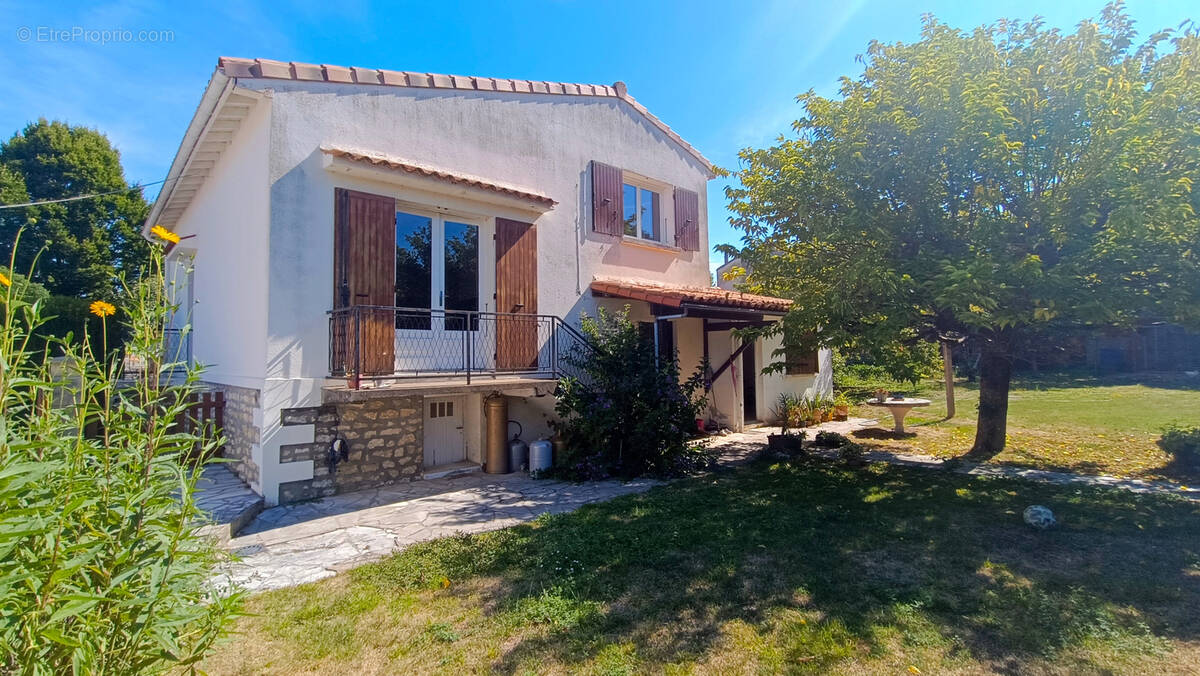 Maison à MORTAGNE-SUR-GIRONDE