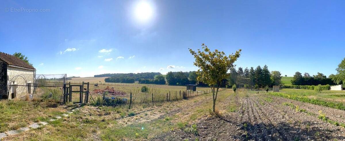 Maison à MARCILLY-SUR-VIENNE