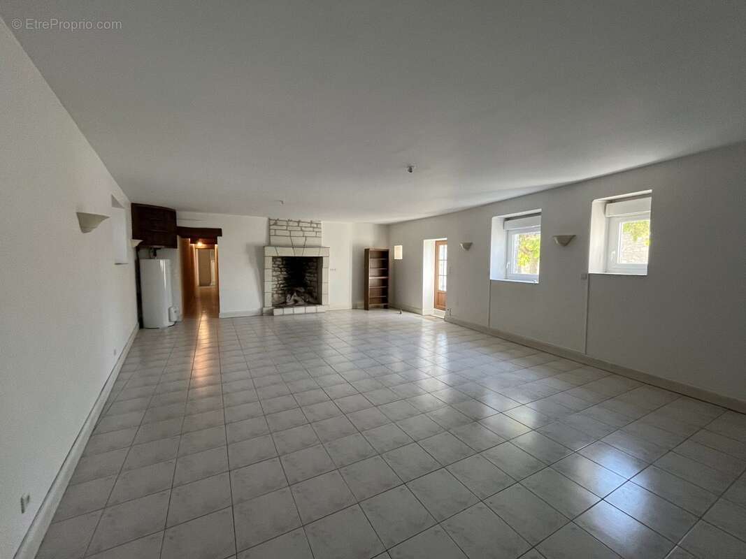 Maison à MARCILLY-SUR-VIENNE