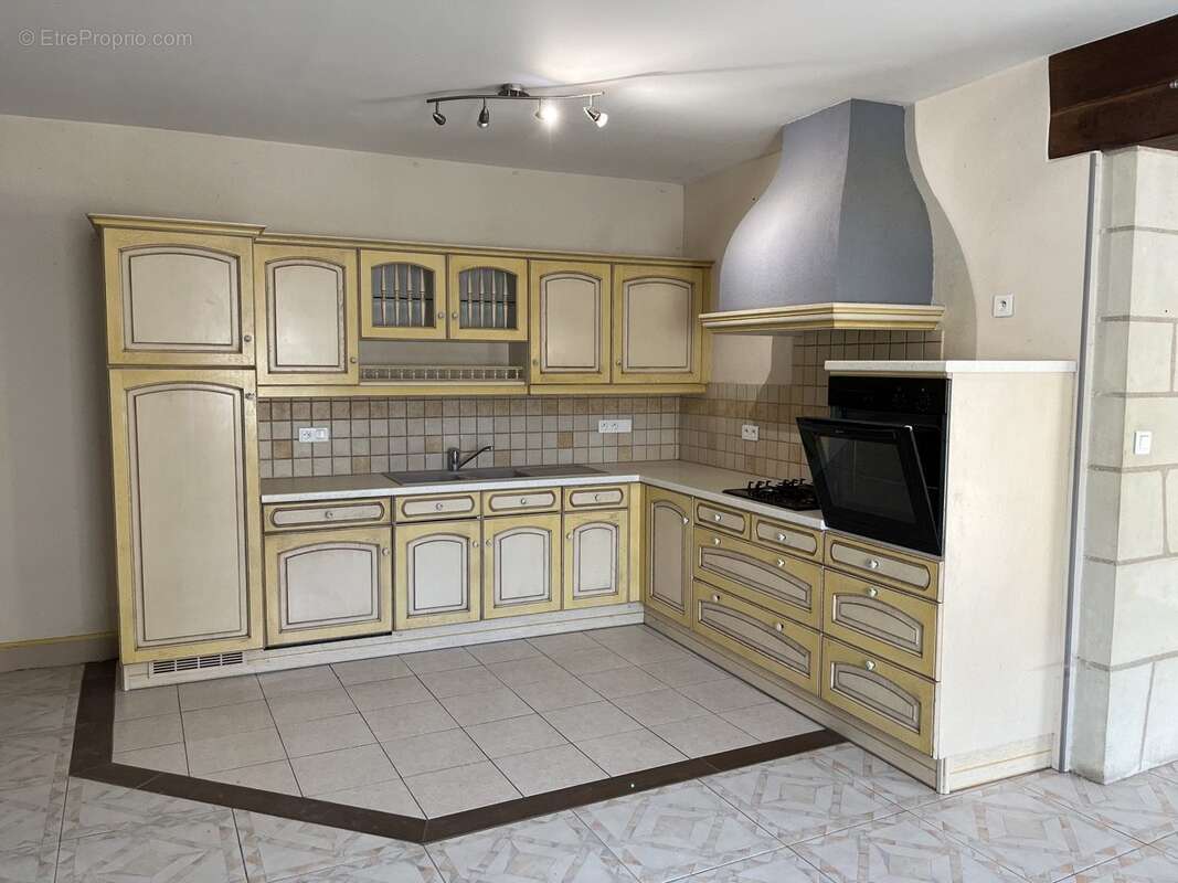 Maison à MARCILLY-SUR-VIENNE