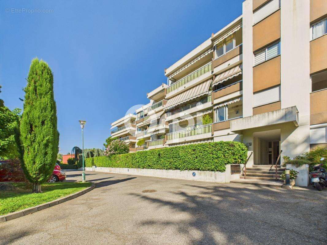 Appartement à MANDELIEU-LA-NAPOULE