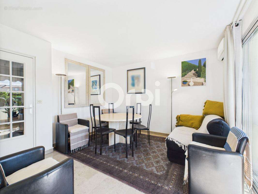 Appartement à MANDELIEU-LA-NAPOULE