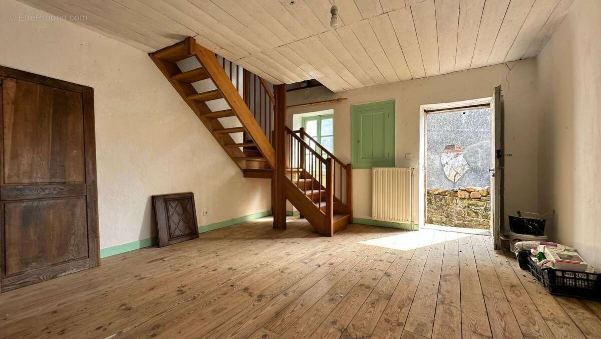 Maison à SAINT-CHRISTOPHE-VALLON