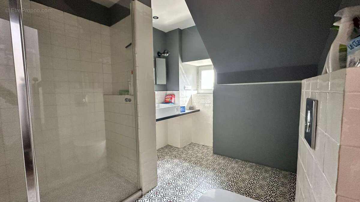 Maison à SAINT-CHRISTOPHE-VALLON