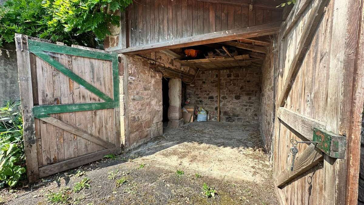 Maison à SAINT-CHRISTOPHE-VALLON
