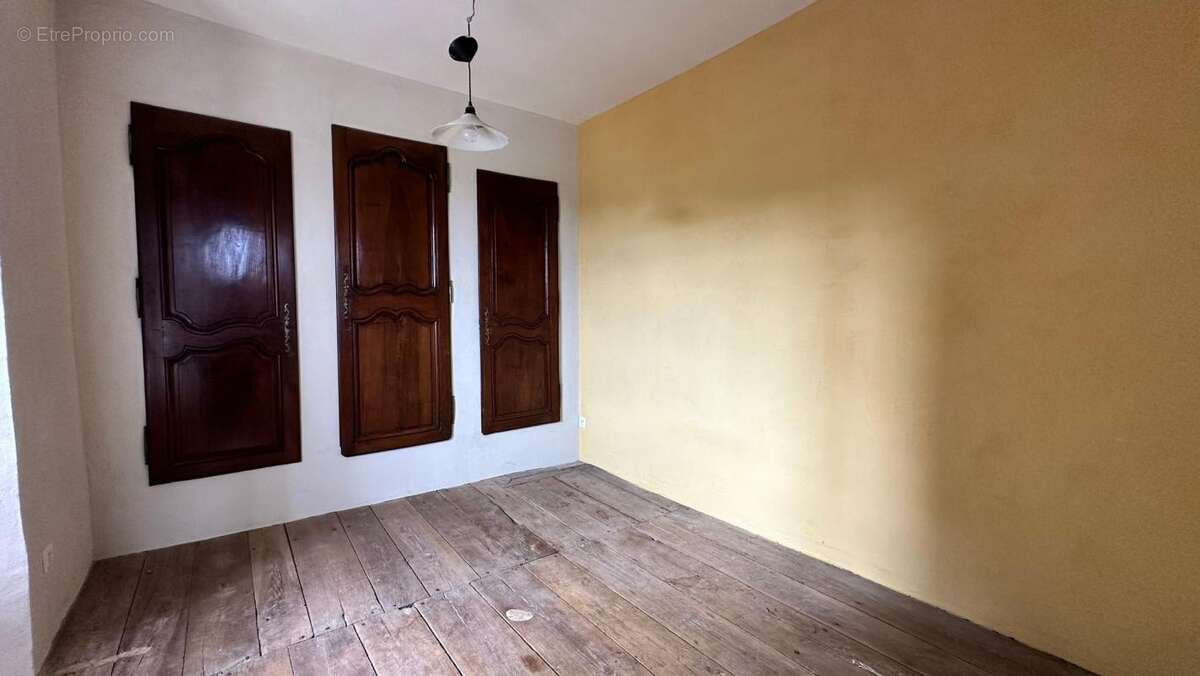 Maison à SAINT-CHRISTOPHE-VALLON