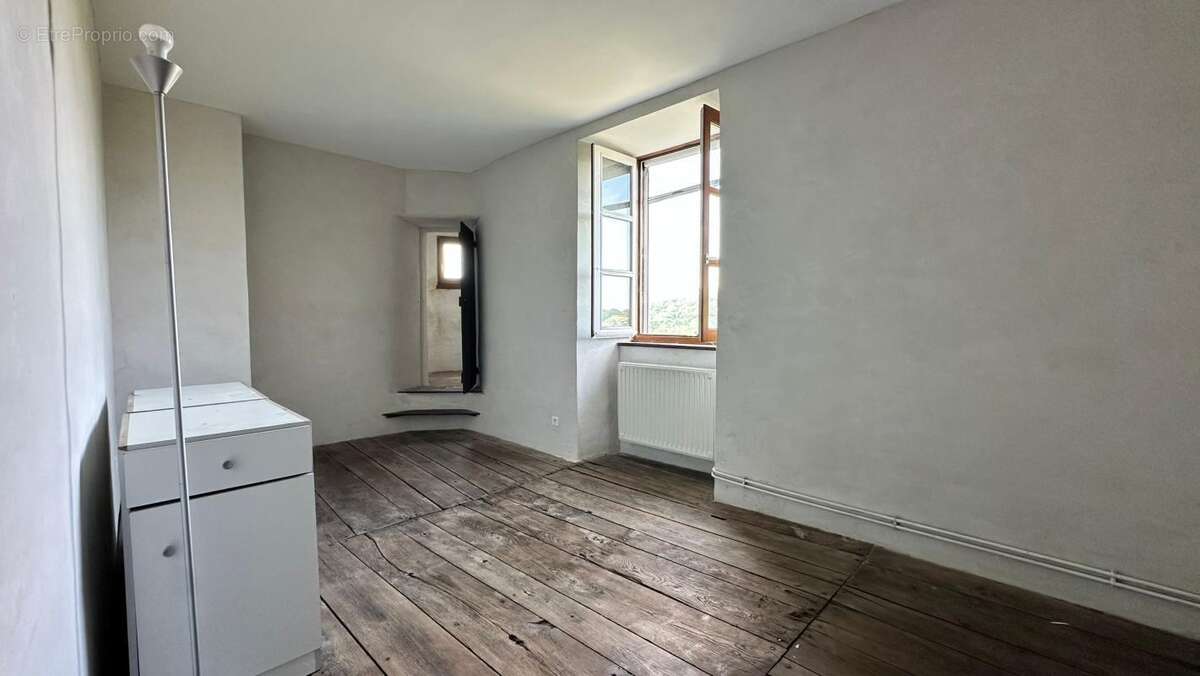 Maison à SAINT-CHRISTOPHE-VALLON