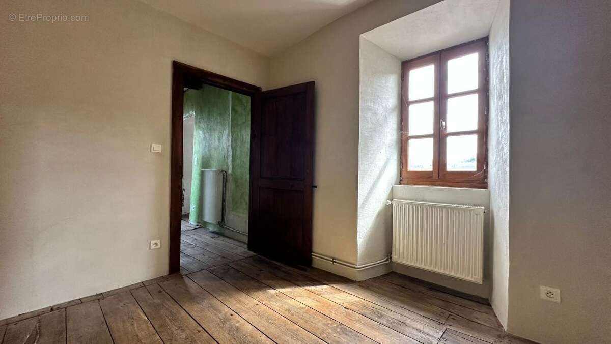 Maison à SAINT-CHRISTOPHE-VALLON