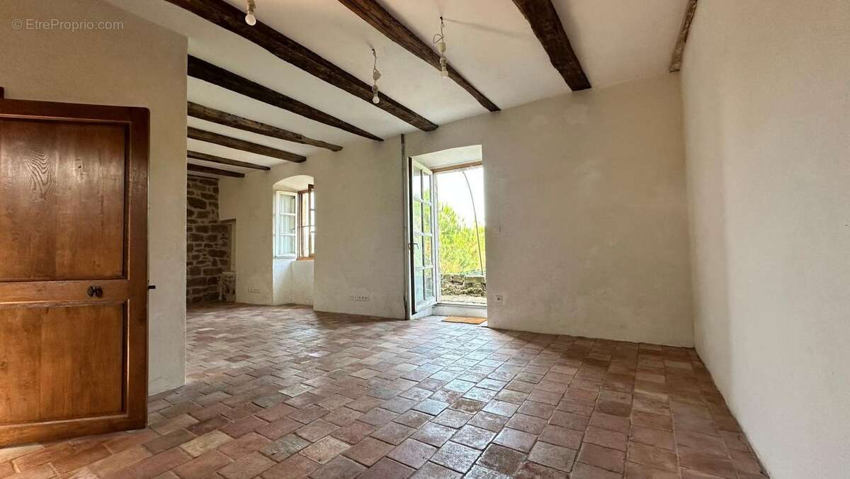 Maison à SAINT-CHRISTOPHE-VALLON