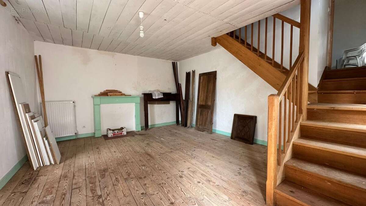 Maison à SAINT-CHRISTOPHE-VALLON