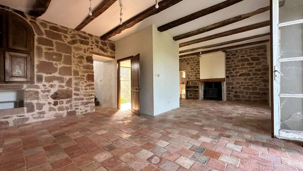 Maison à SAINT-CHRISTOPHE-VALLON