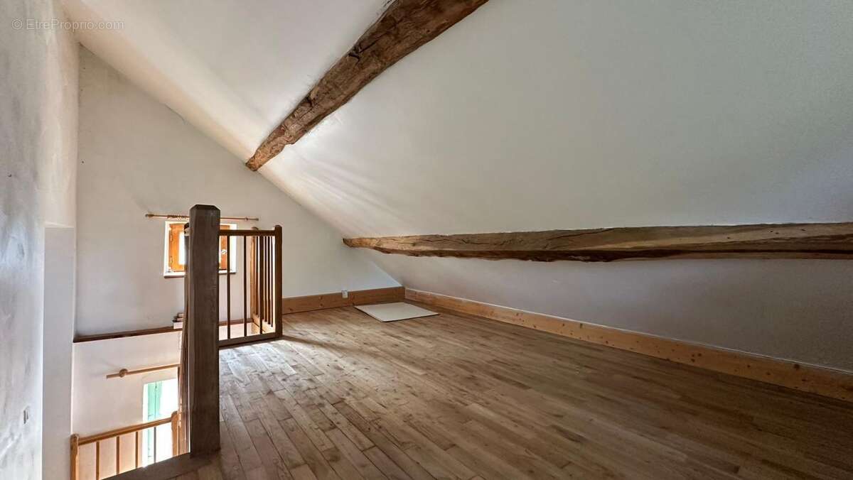 Maison à SAINT-CHRISTOPHE-VALLON