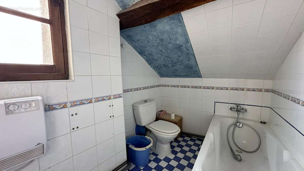 Maison à SAINT-CHRISTOPHE-VALLON