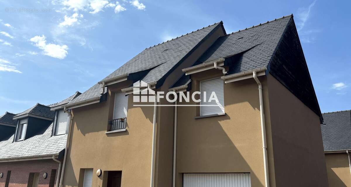 Maison à LA RIVIERE-SAINT-SAUVEUR