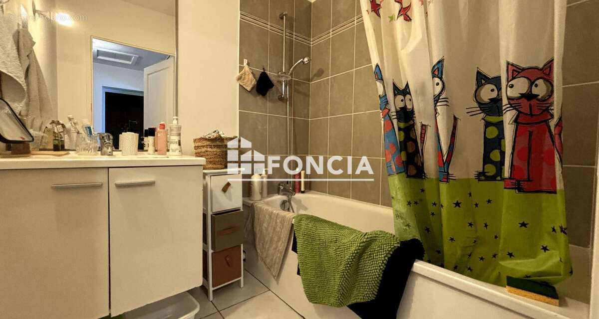 Maison à LA RIVIERE-SAINT-SAUVEUR